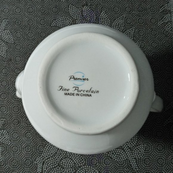 PITCHER PREMIER FINE PORCELAIN - Picture 8 of 8